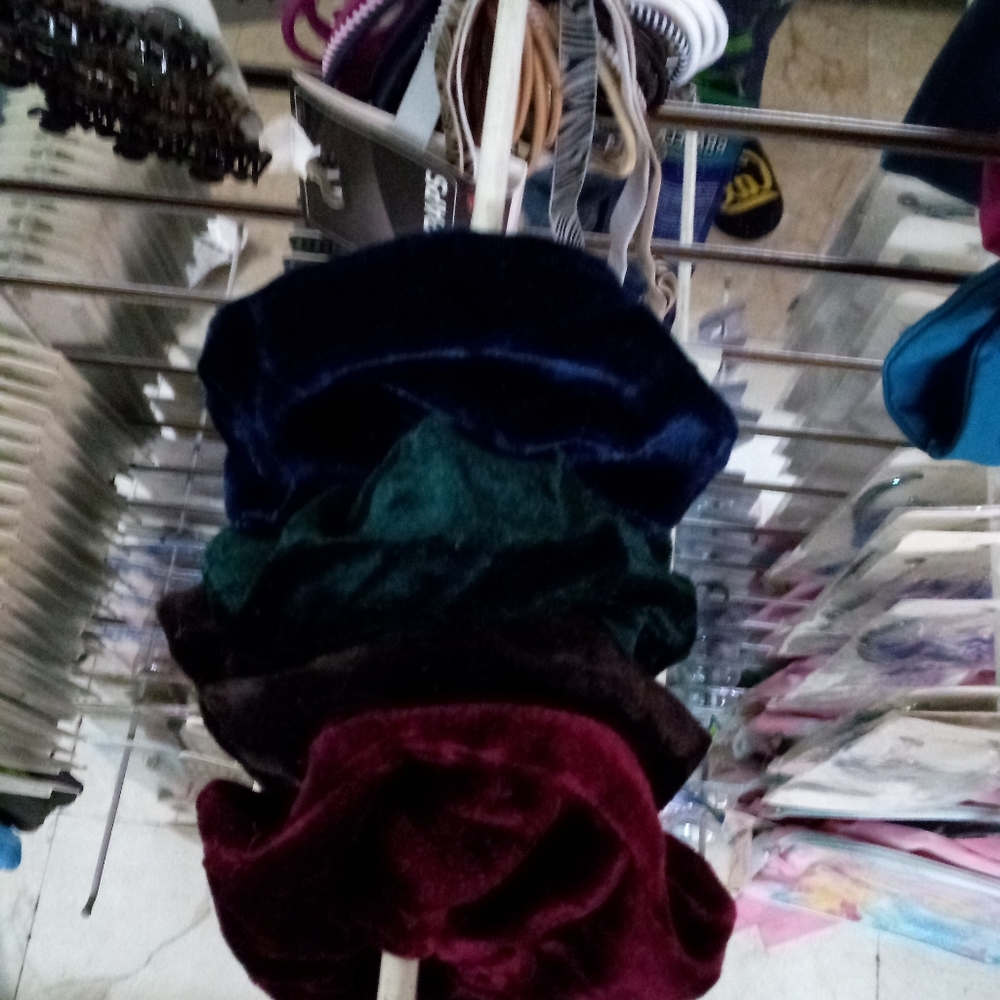 Hair ties - Picture 3 of 7